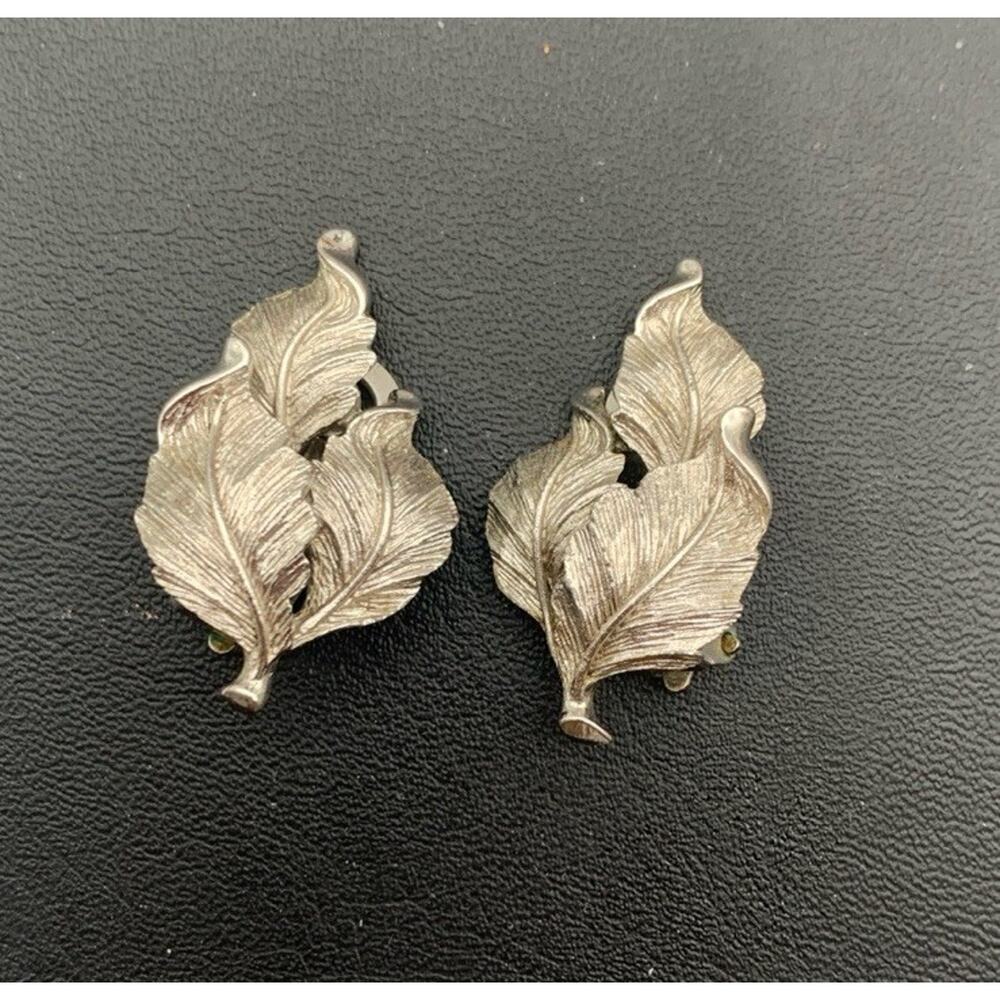 Vintage Pennino Silver Tone Triple Curling‎ Leaf Leaves Clip-On Earrings Signed